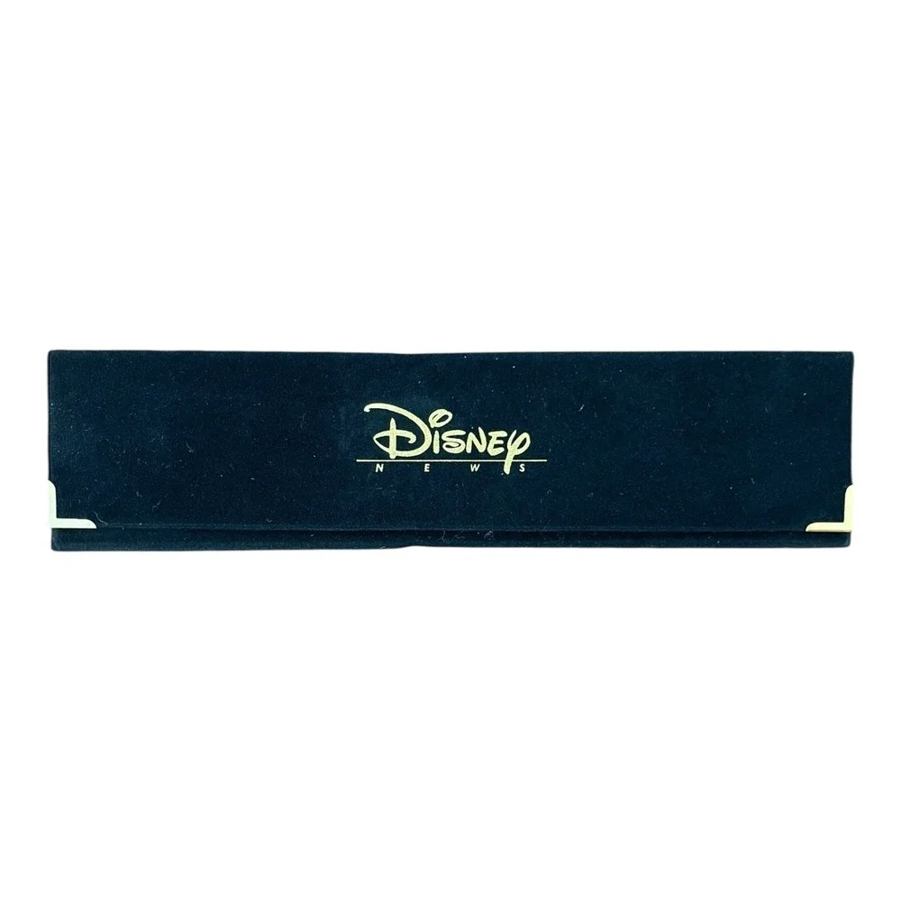 Disney News Euro‎ Disney Resort Salutes Mickey Mouse Watch